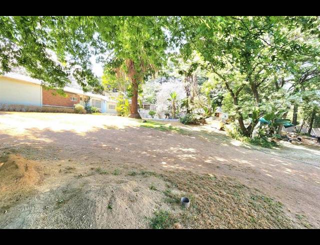LAND FOR SALE IN BRYANSTON